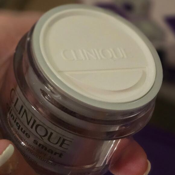 Clinique A+ De-Agers Anti-Aging Skincare Set - Picture 6 of 10